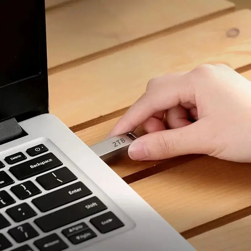 Speedy 2TB USB Memory Stick